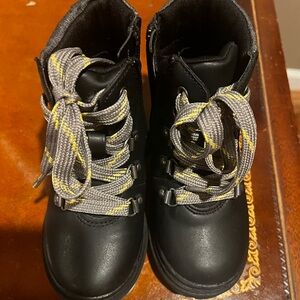 Cat & Jack boys boots with side zipper. Size 9